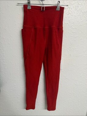 Beyond Yoga Spacedye out of pocket midi High-Waist Red Leggings